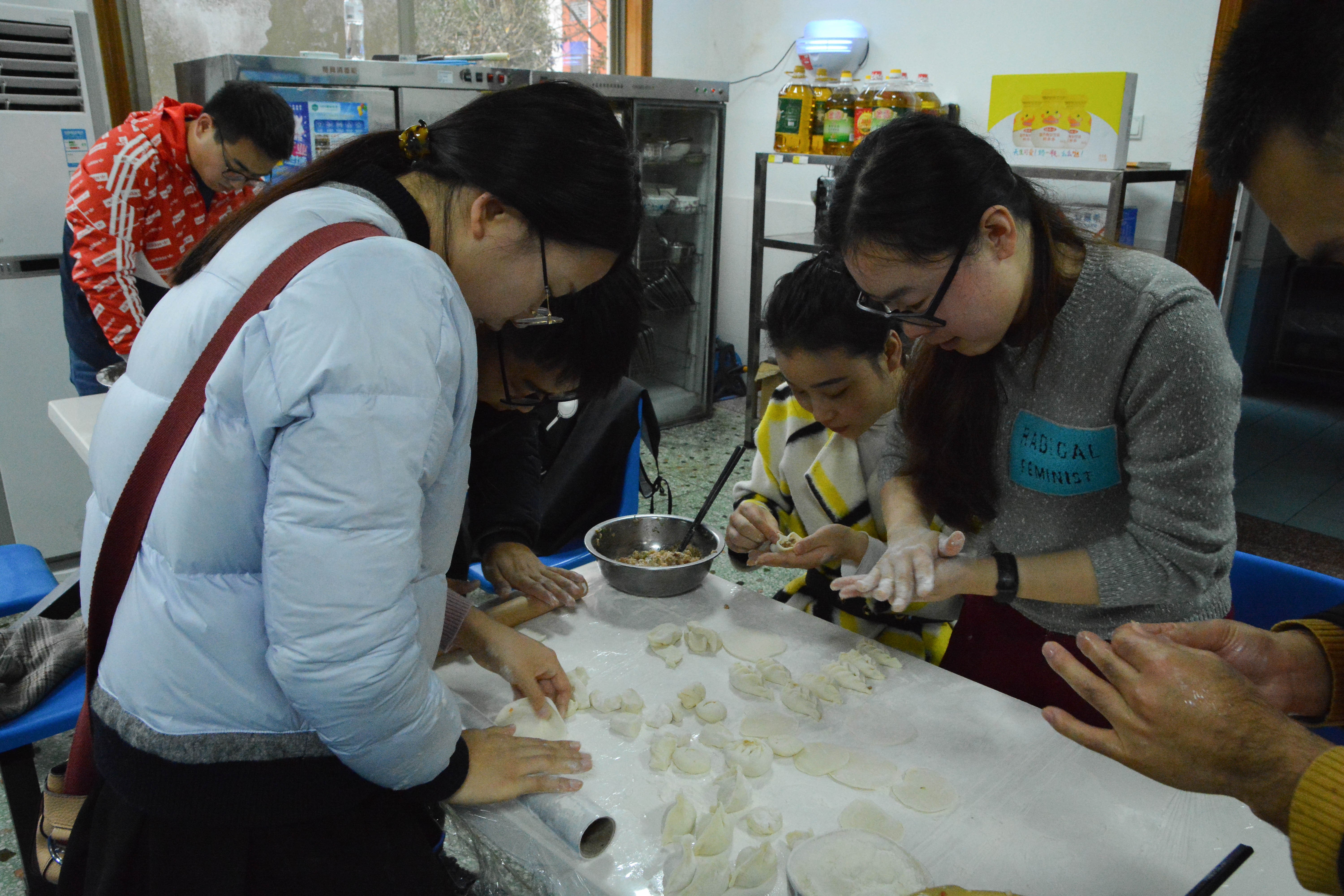 冬至包饺子比赛现场